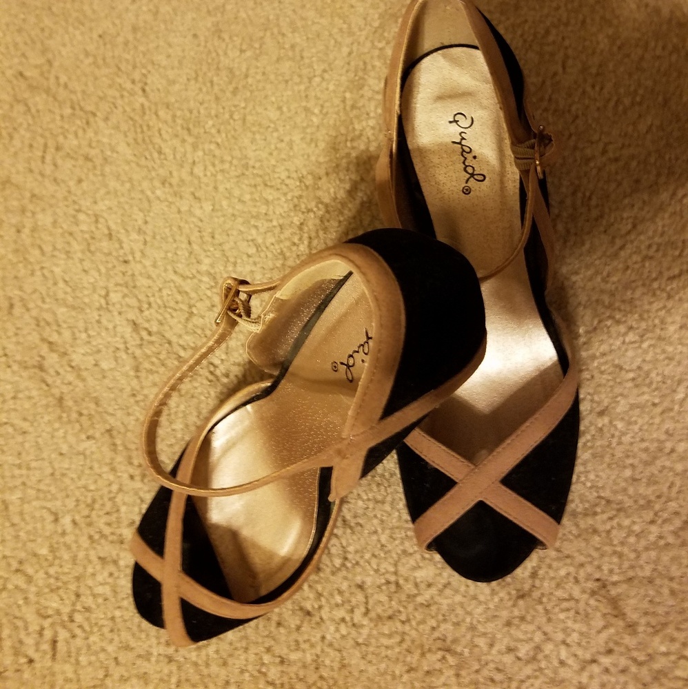 Nearly New Retro Insired Heels